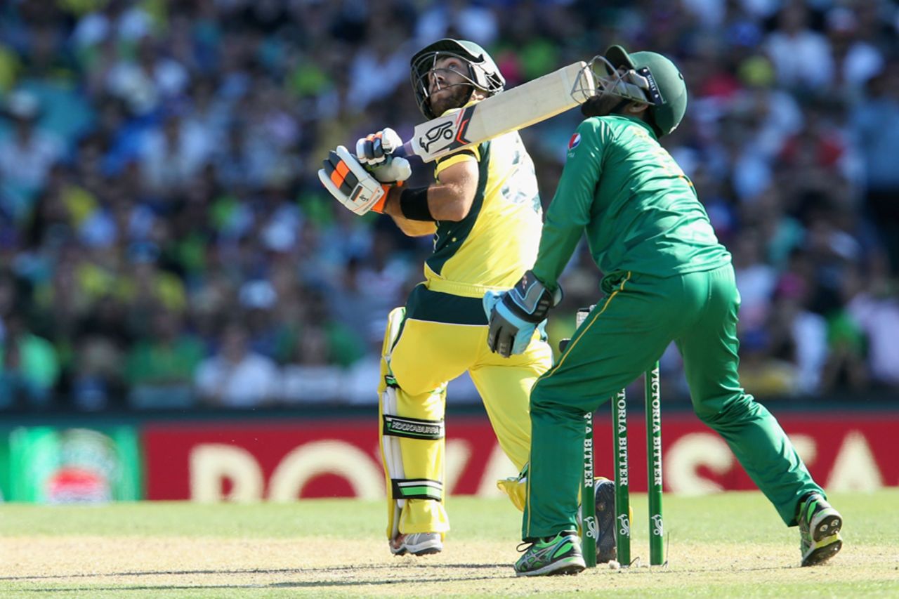 Glenn Maxwell looks on after top-edging a sweep, Australia v Pakistan, 4th ODI, Sydney, January 22, 2017