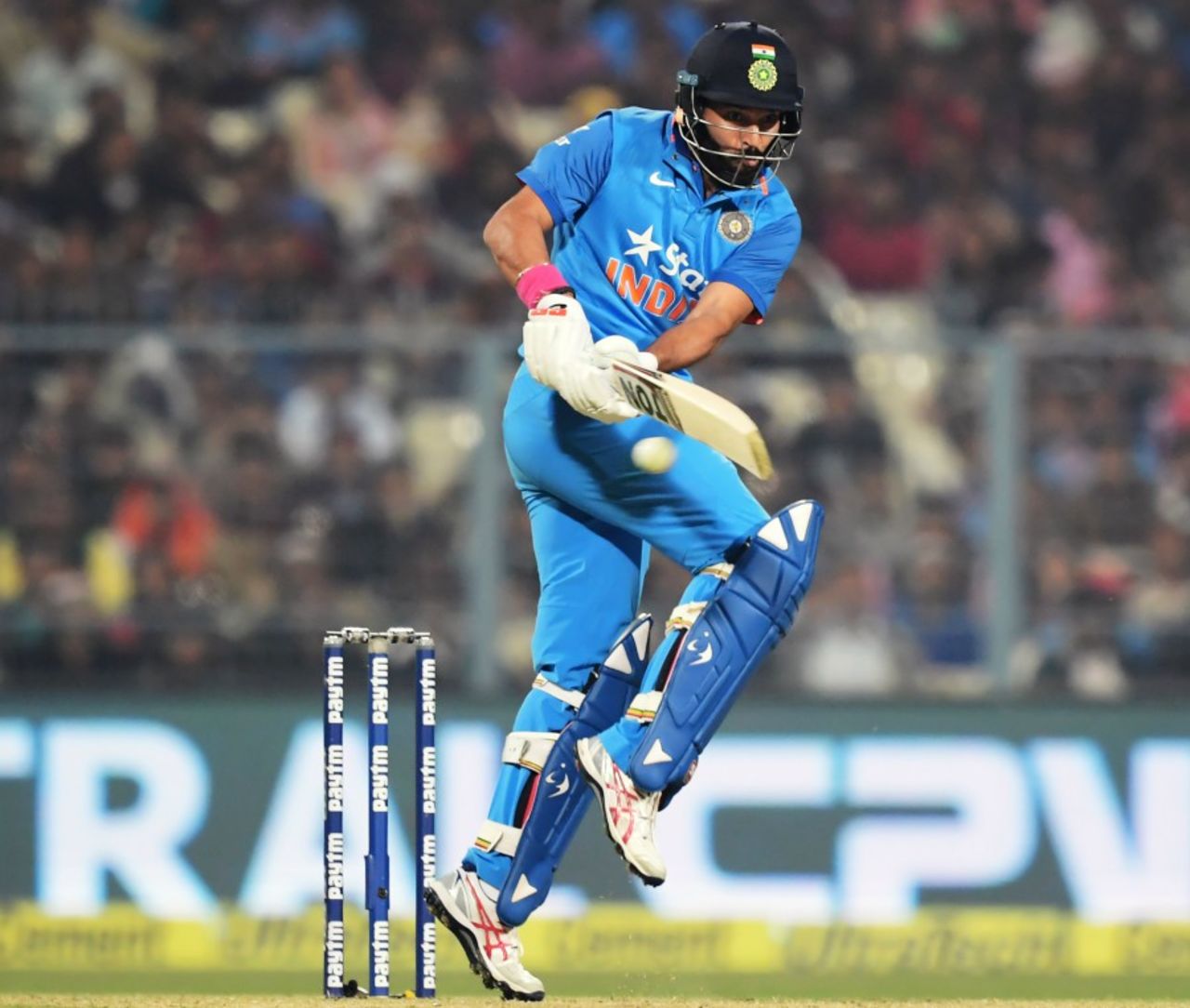 Yuvraj Singh pulls through the leg side, India v England, 3rd ODI, Kolkata, January 22, 2017