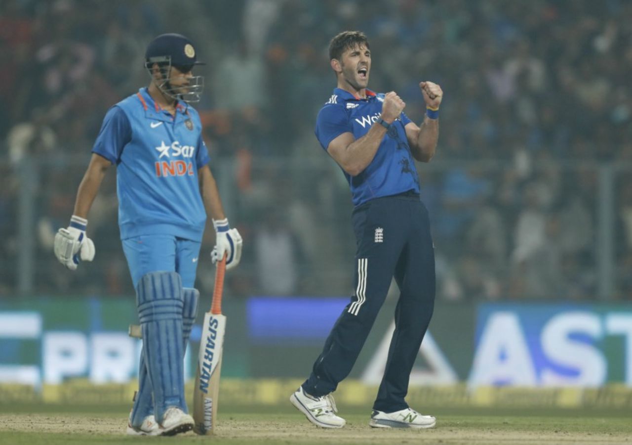 Liam Plunkett had Yuvraj Singh caught at deep midwicket, India v England, 3rd ODI, Kolkata, January 22, 2017