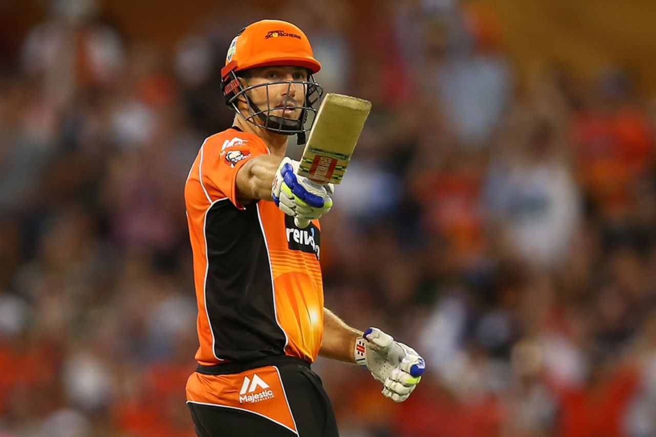 Shaun Marsh acknowledges the applause after reaching his fifty, Perth Scorchers v Melbourne Stars, Perth, Big Bash League 2016-17, January 24, 2017