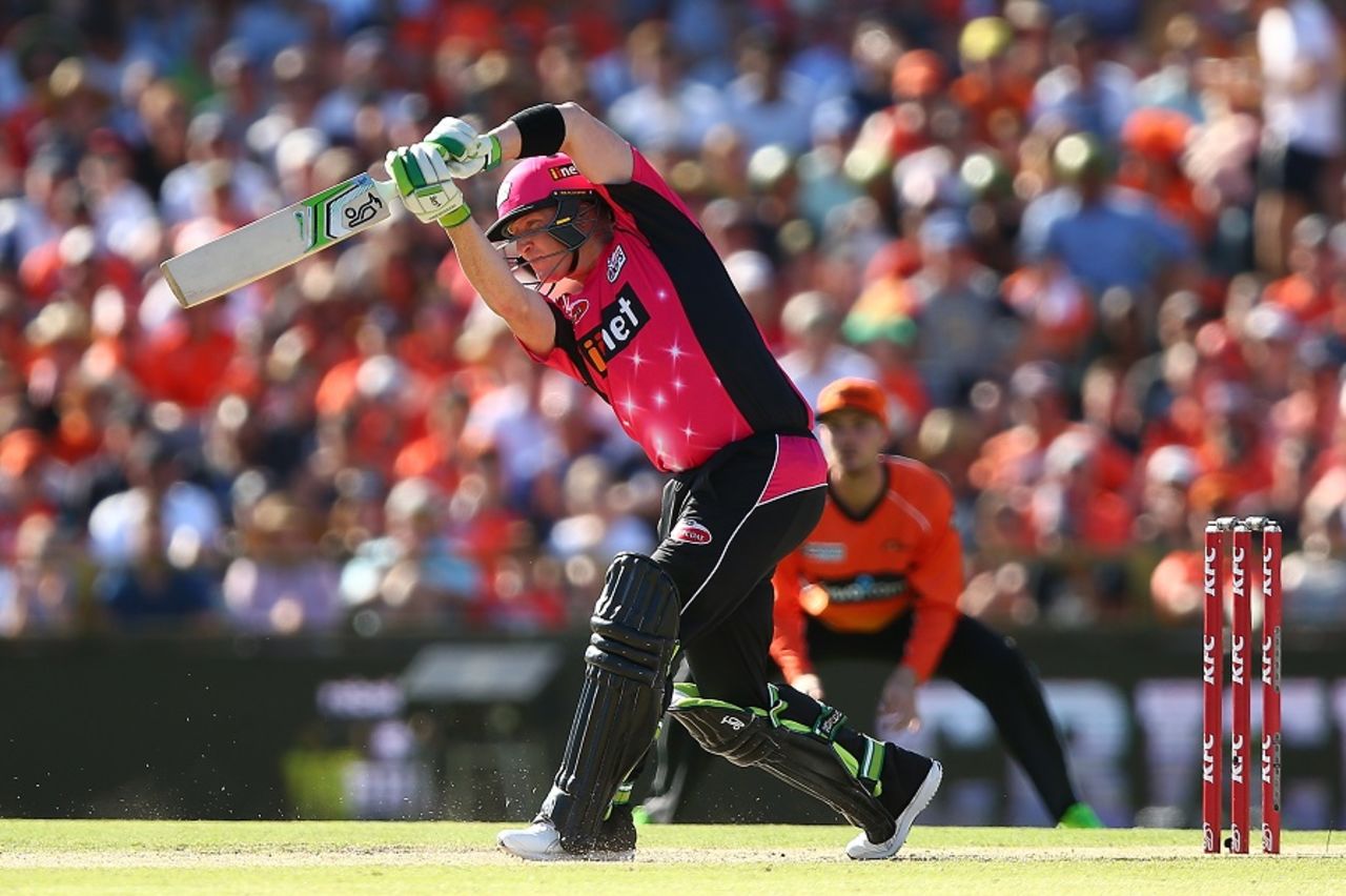 Brad Haddin executes a drive on the up, Perth Scorchers v Sydney Sixers, BBL 2016-17, Final, Perth, January 28, 2017