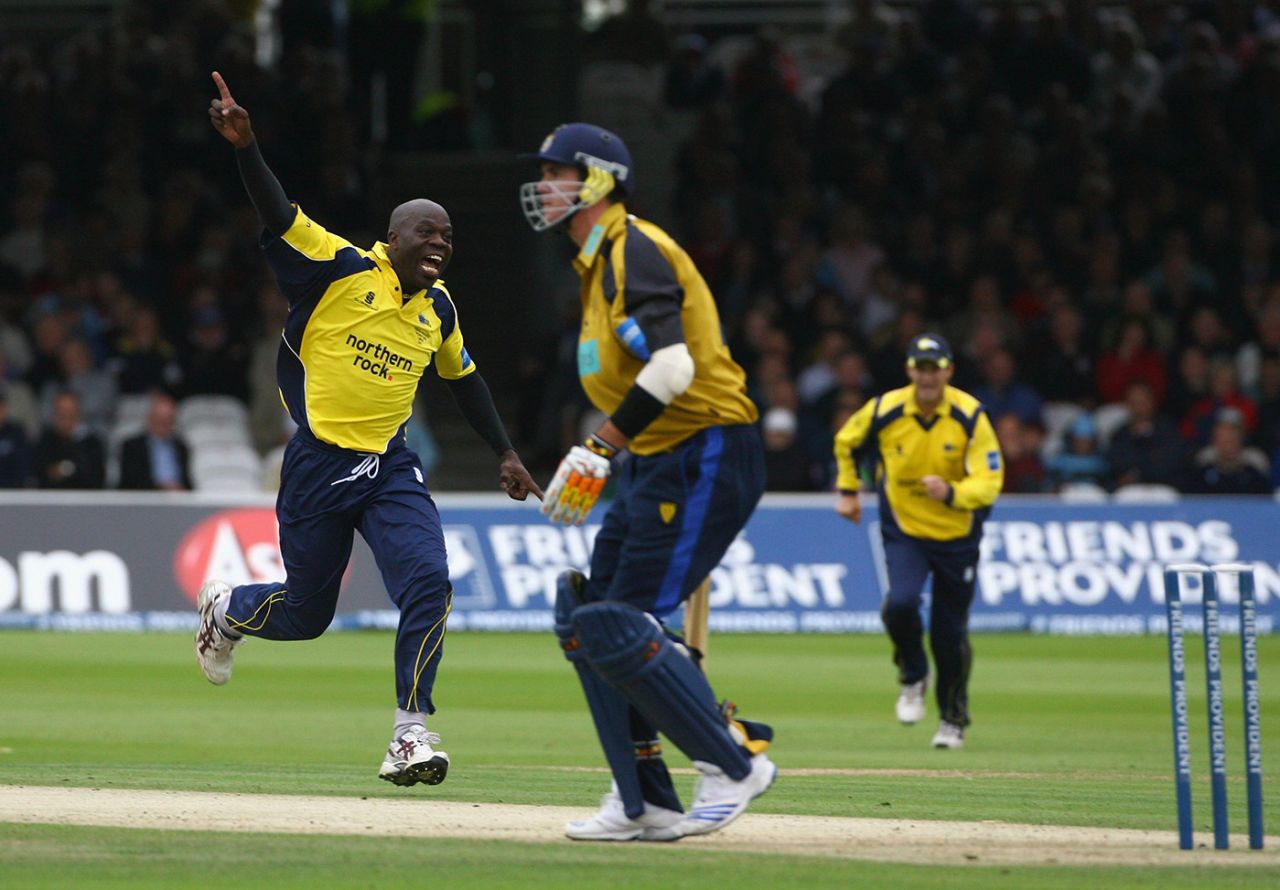 Ottis Gibson celebrates the wicket of Kevin Pietersen, Durham v Hampshire, Friends Provident Trophy final, Lord's, August 18, 2007