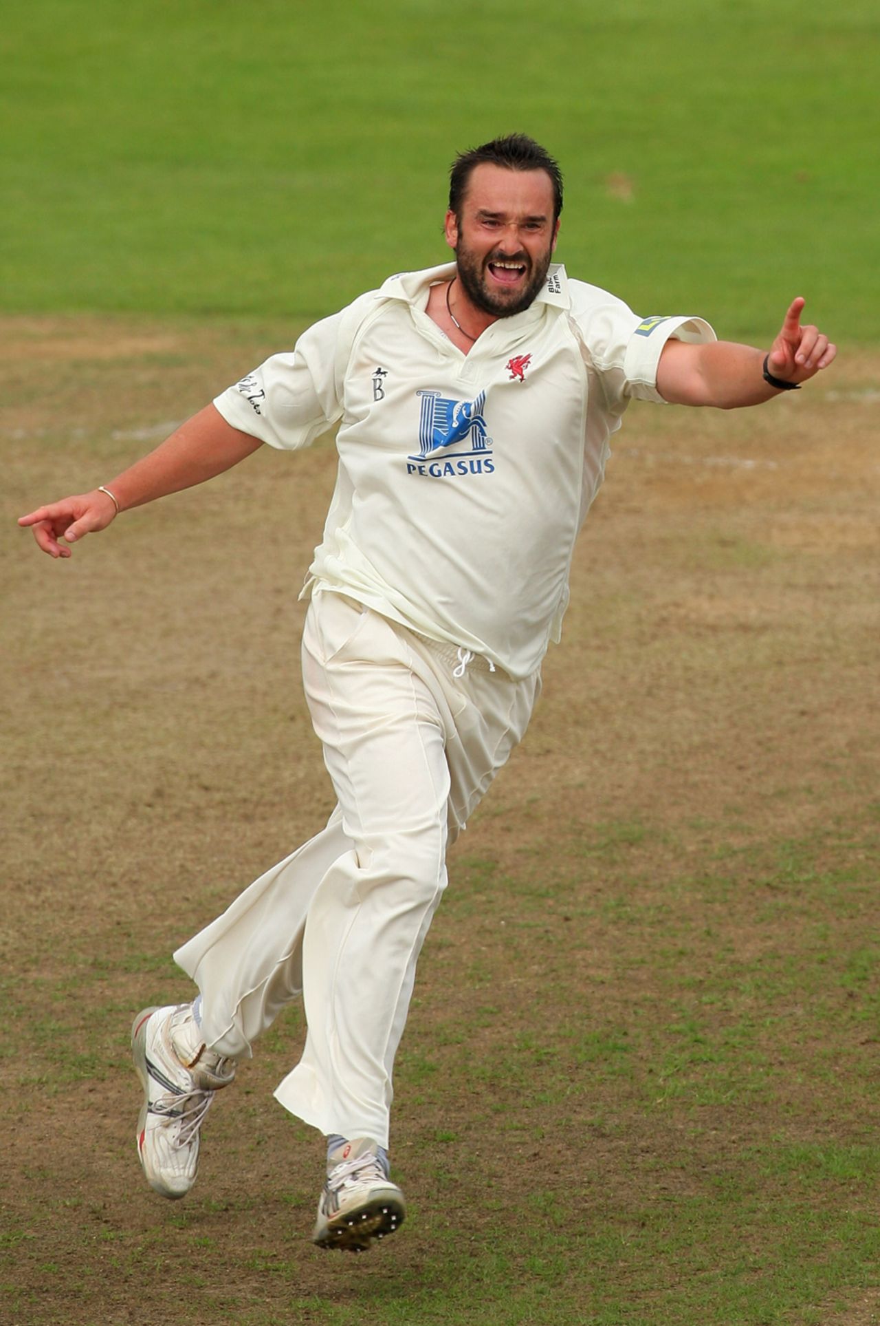 Steffan Jones is delighted after taking a wicket, Somerset v Lancashire, County Championship Division One, Taunton, 2nd day, September 25, 2008