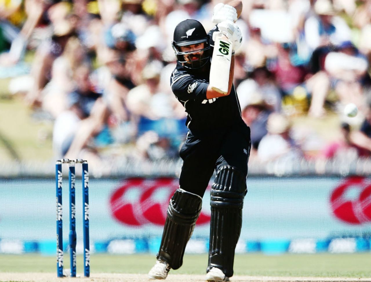Dean Brownlie returned to New Zealand's starting XI for the first time in more than two years, New Zealand v Australia, 3rd ODI, Hamilton, February 5, 2017