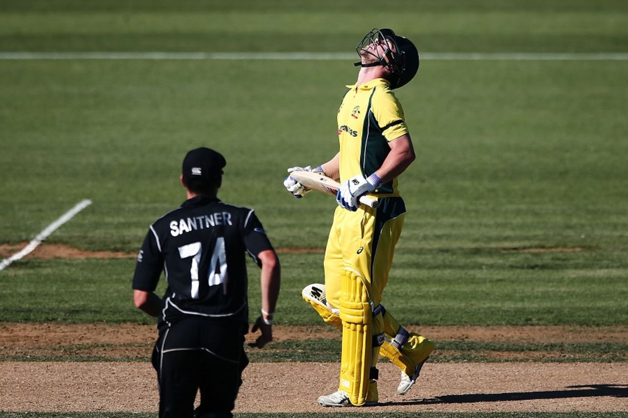 Travis Head throws his head back in disappointment as he fell for 53, New Zealand v Australia, 3rd ODI, Hamilton, February 5, 2017