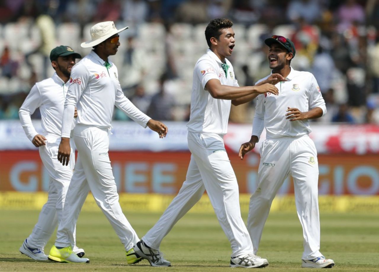 Taskin Ahmed picked up two early wickets, India v Bangladesh, one-off Test, Hyderabad, 4th day, February 12, 2017