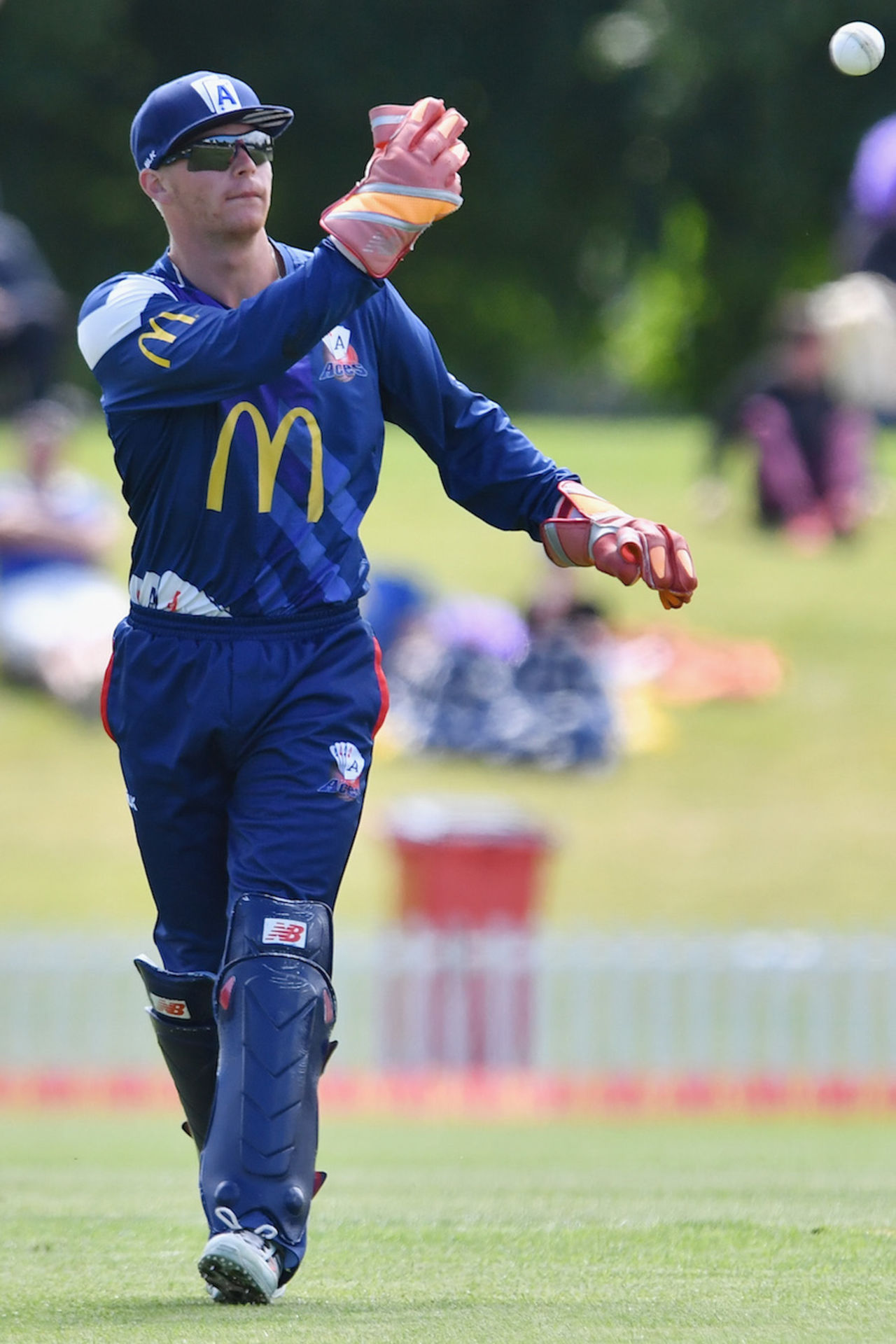 Glenn Phillips with the gloves, Canterbury Kings v Auckland Aces, Super Smash, Christchurch, December 11, 2016