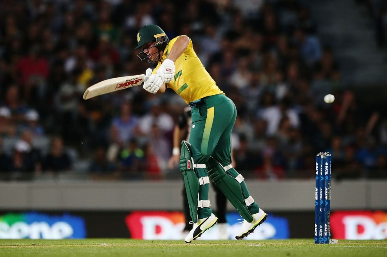 The ball zips past AB de Villiers, New Zealand v South Africa, one-off T20I, Auckland, February 17, 2017