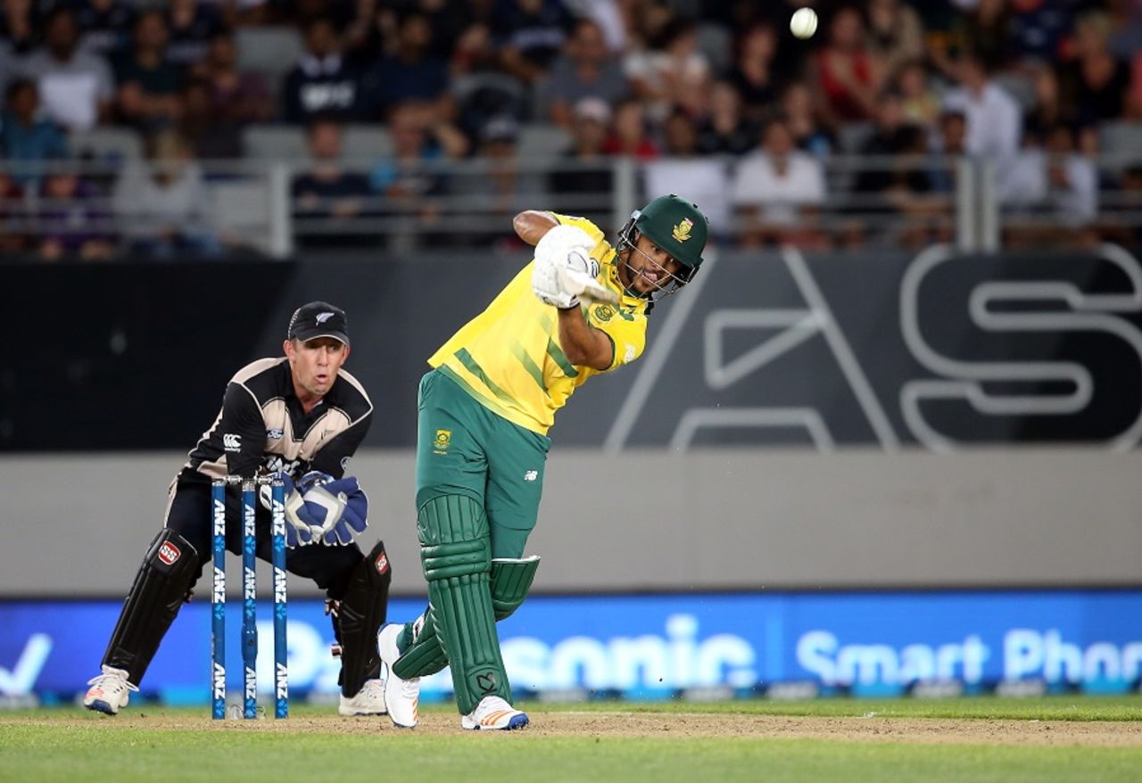 JP Duminy launches into a shot, New Zealand v South Africa, one-off T20I, Auckland, February 17, 2017