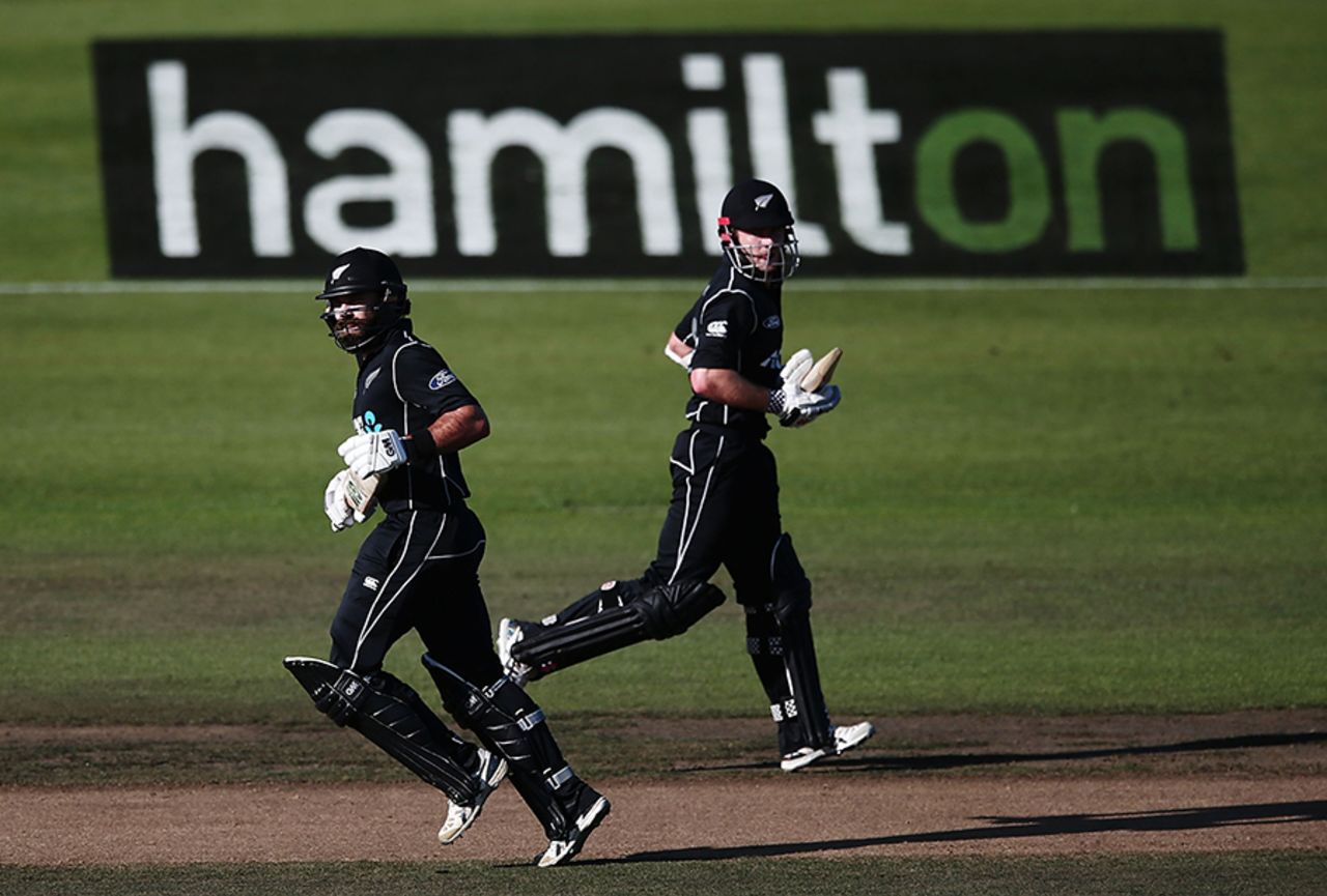 Dean Brownlie and Kane Williamson put on 50 runs for the second wicket, New Zealand v South Africa, 1st ODI, Hamilton, February 19, 2017