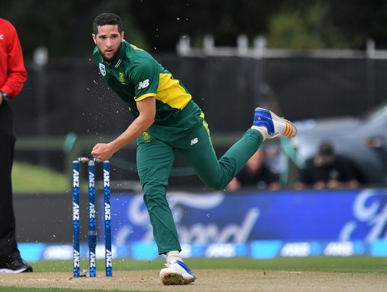 Wayne Parnell delivers the ball, New Zealand v South Africa, 2nd ODI, Christchurch, February 22, 2017