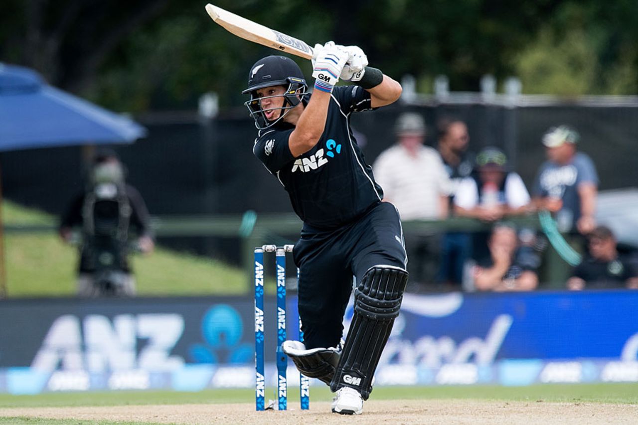 Ross Taylor was the fourth New Zealand batsman to reach 6000 ODI runs, New Zealand v South Africa, 2nd ODI, Christchurch, February 22, 2017