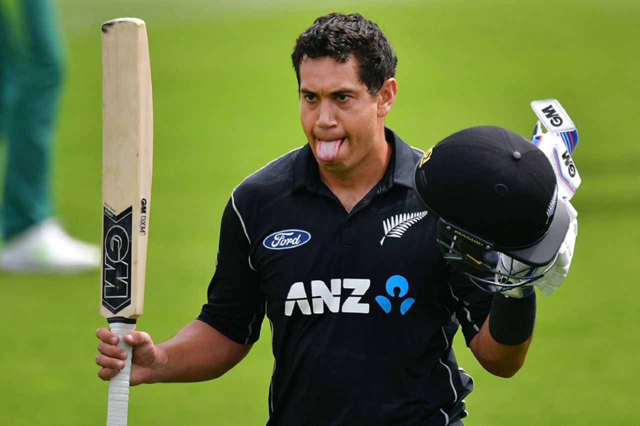 Ross Taylor acknowledges the crowd after bringing up his 17th ODI century, New Zealand v South Africa, 2nd ODI, Christchurch, February 22, 2017