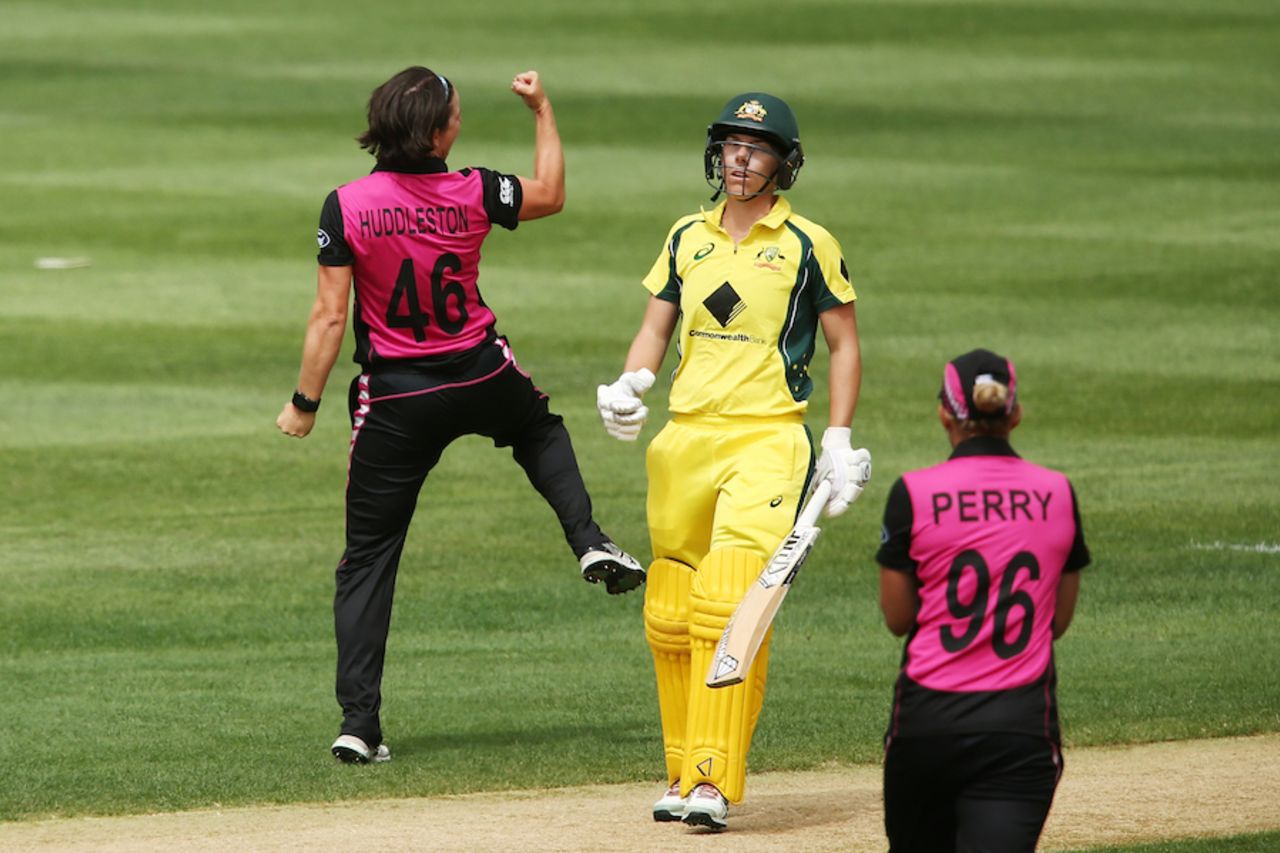 Holly Huddleston removed Elyse Villani for a duck, Australia v New Zealand, 3rd women's T20I, Adelaide, February 22, 2017