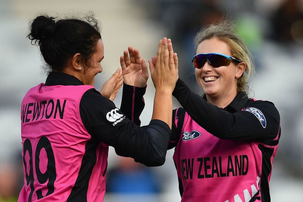 Anna Peterson is congratulated after one of her three wickets, Australia v New Zealand, 2nd women's T20I, Geelong, February 19, 2017