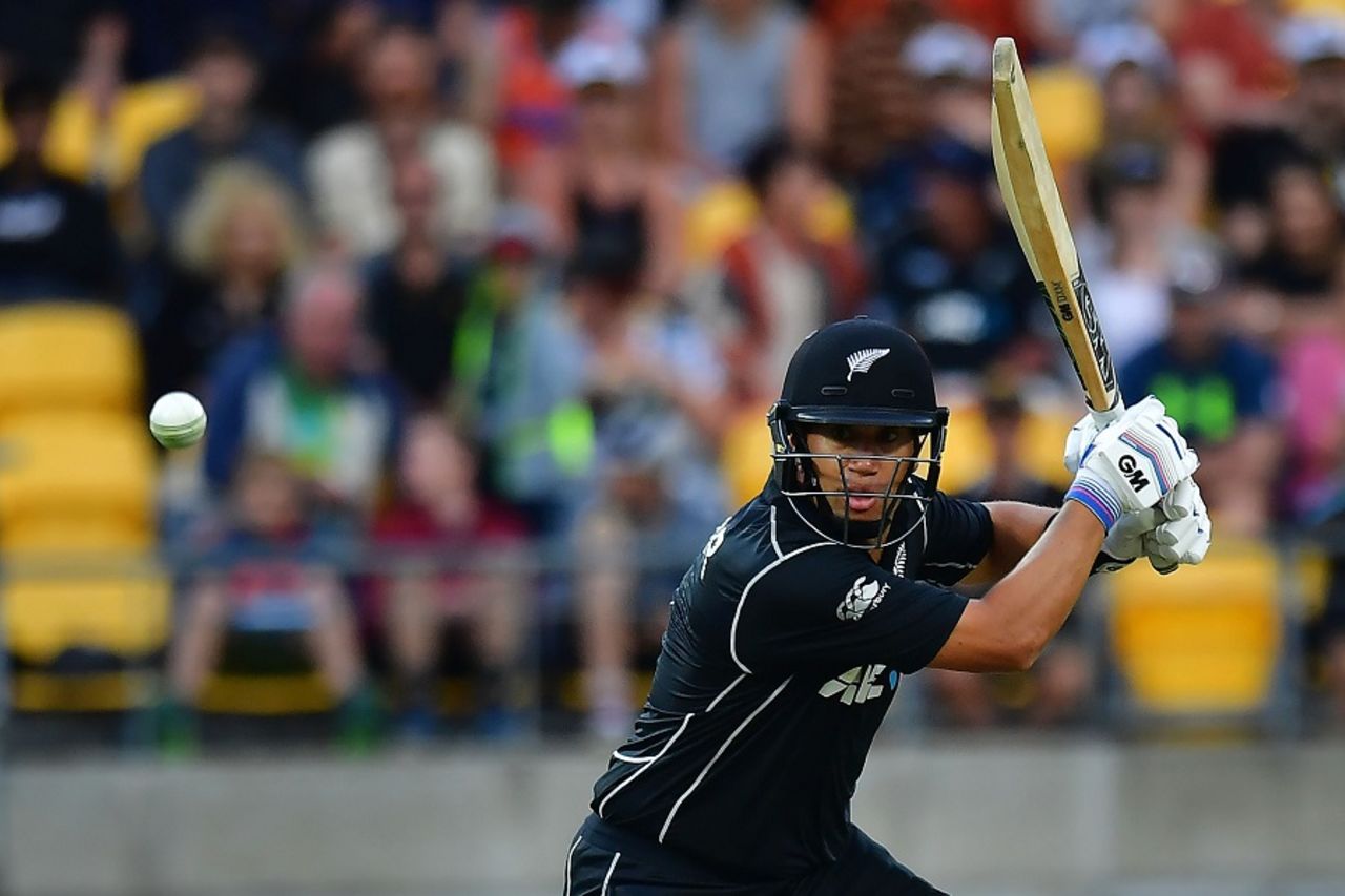 Ross Taylor cuts the ball effortlessly, New Zealand v South Africa, 3rd ODI, Wellington, February 25, 2017