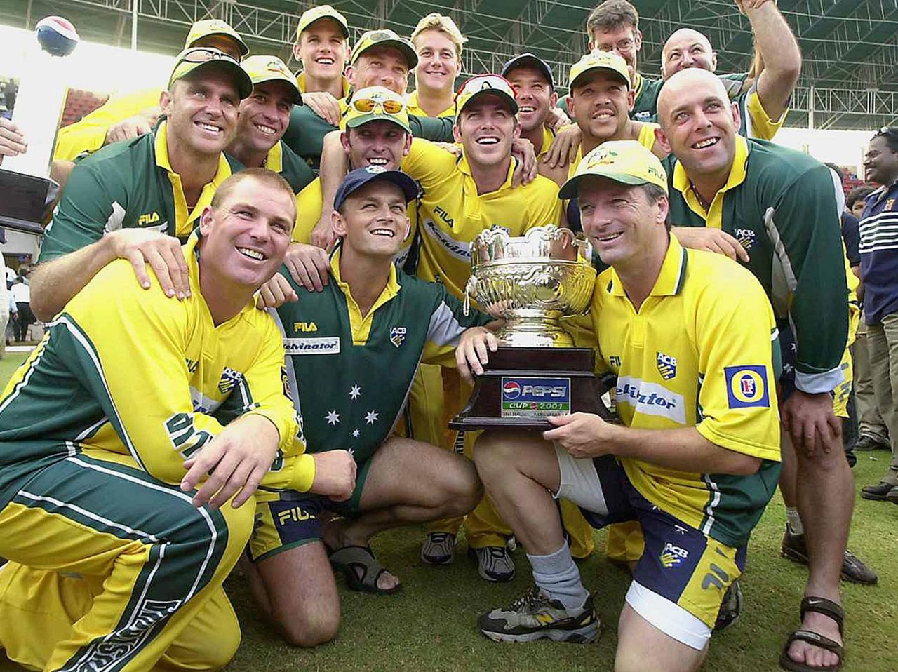 Australia pose with the trophy after winning the series 3-2, India v Australia, 5th ODI, Margao, April 6, 2001