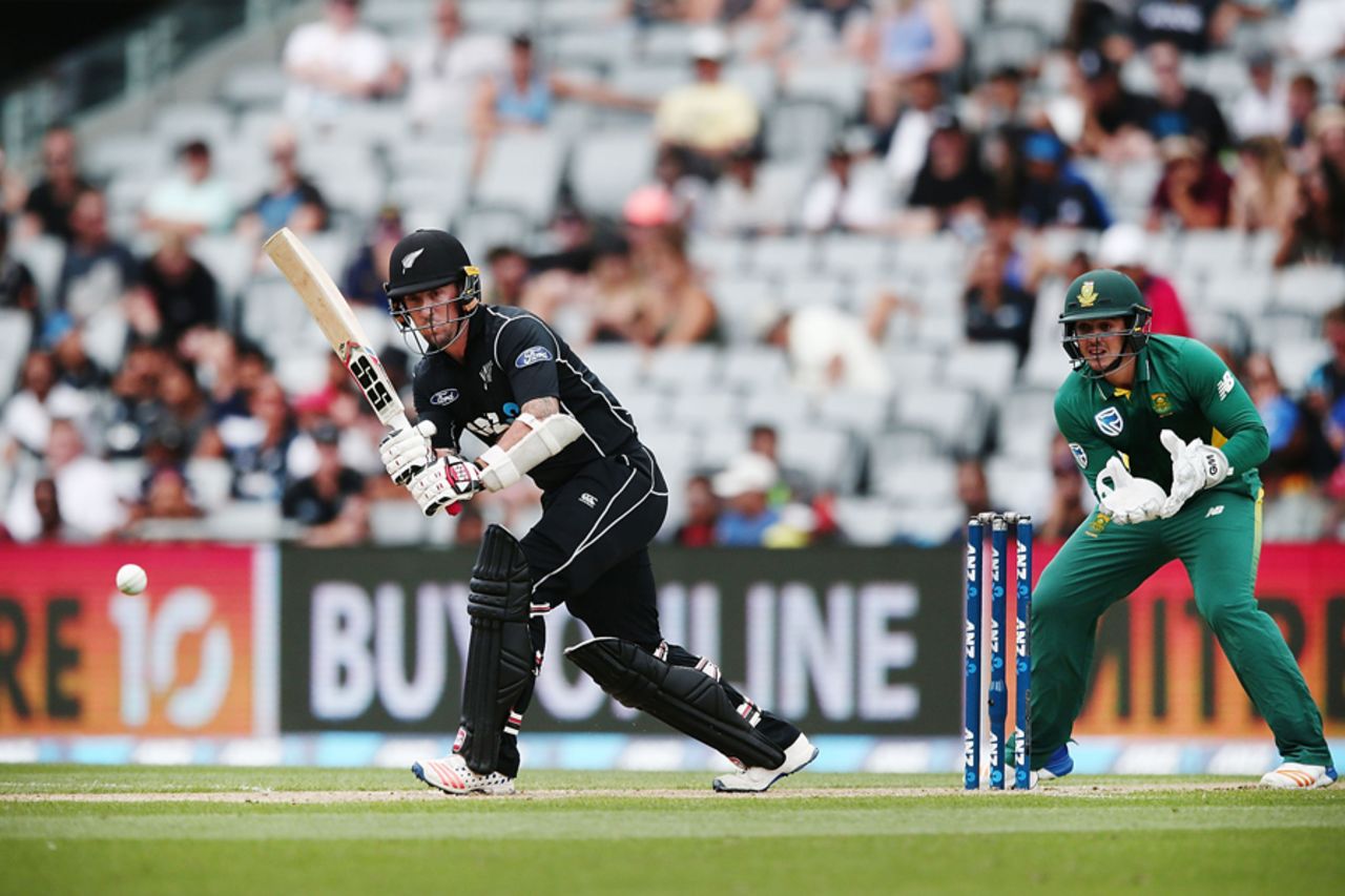 Luke Ronchi flicks through midwicket, New Zealand v South Africa, 5th ODI, Auckland, March 4, 2017