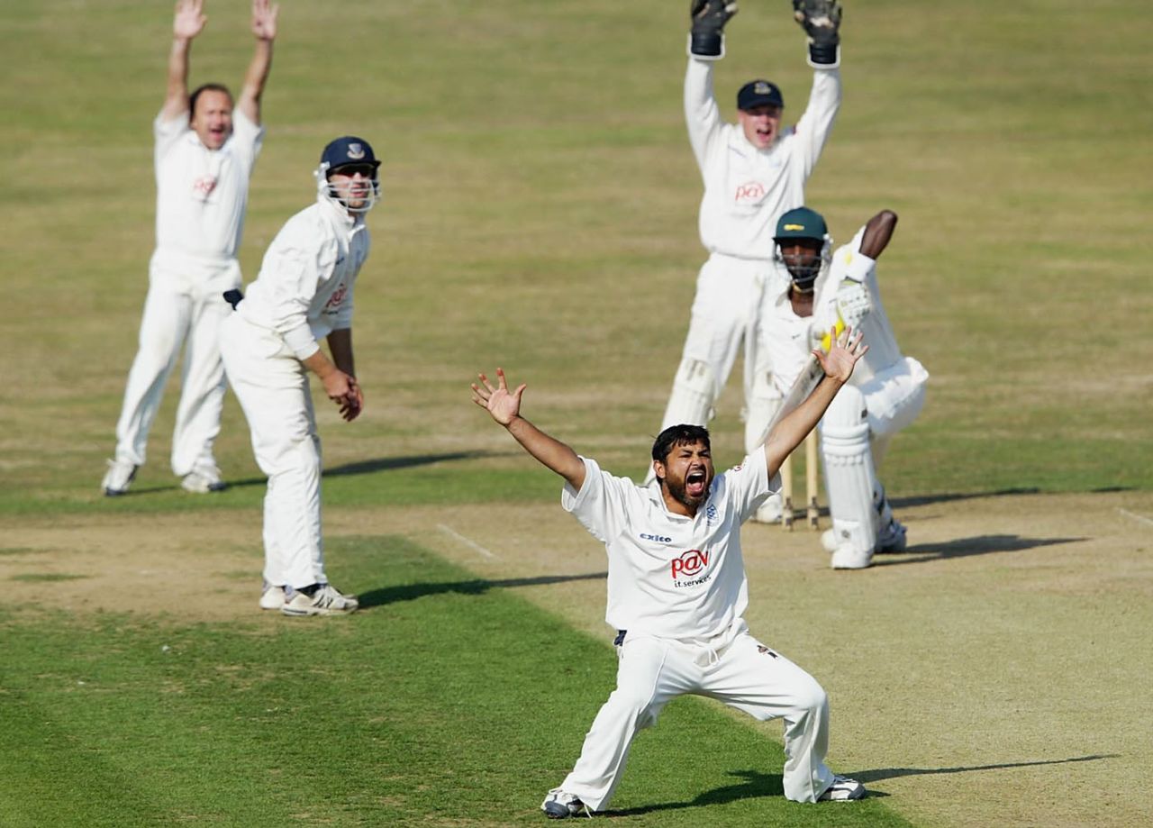 Mushtaq Ahmed bagged four wickets in Leicestershire's first innings, Sussex v Leicestershire, County Championship Division One, Hove, 1st day, September 17, 2003