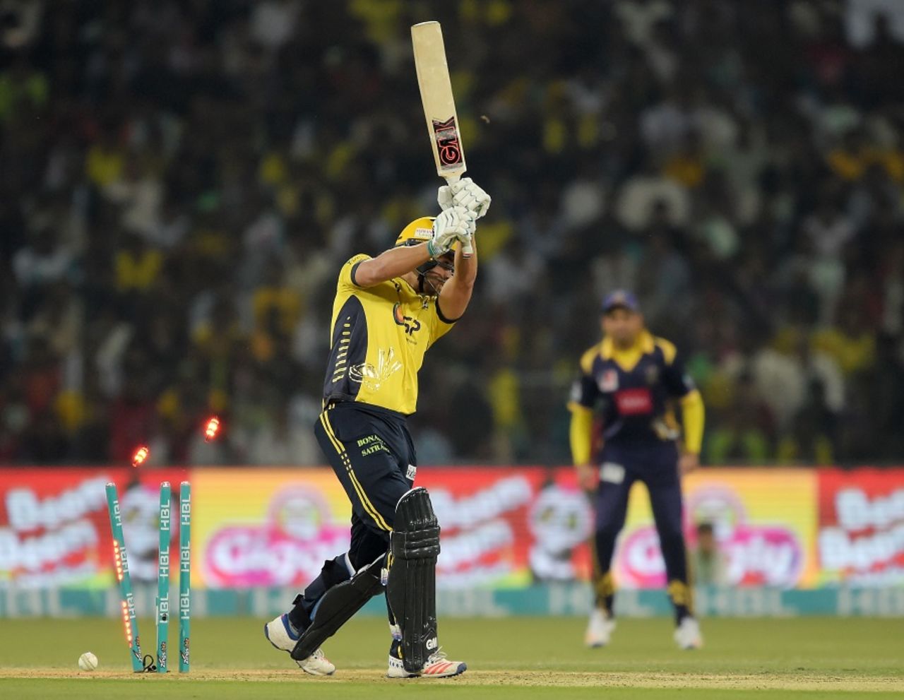 Dawid Malan is cleaned up by Rayad Emrit, Peshawar Zalmi v Quetta Gladiators, PSL 2016-17, final, Lahore, March 5, 2017