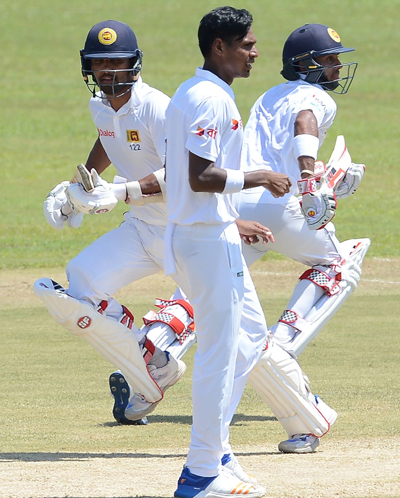 Dinesh Chandimal (left) stuck around for 54 balls in an oddly defensive innings of 5, Sri Lanka v Bangladesh, 1st Test, Galle, 1st day, March 7, 2017