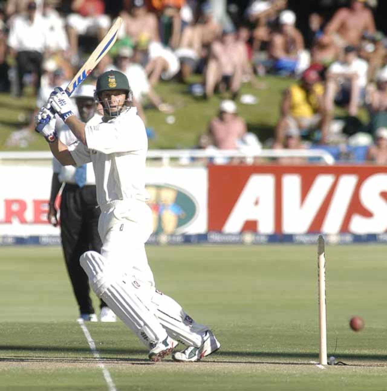Gary Kirsten cuts for four against Pakistan at Newlands