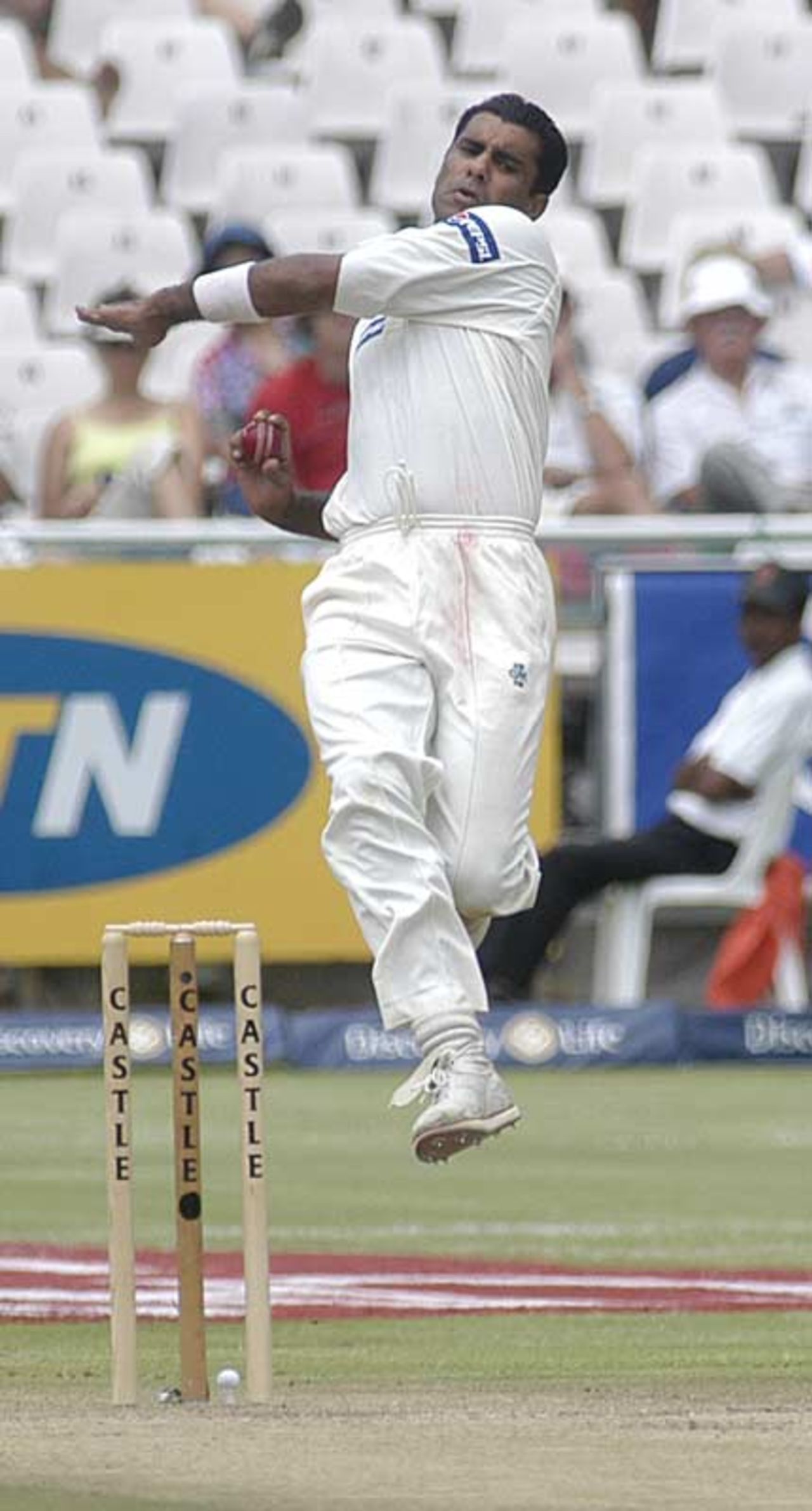 Waqar Younis attacking the bowling crease against South Africa