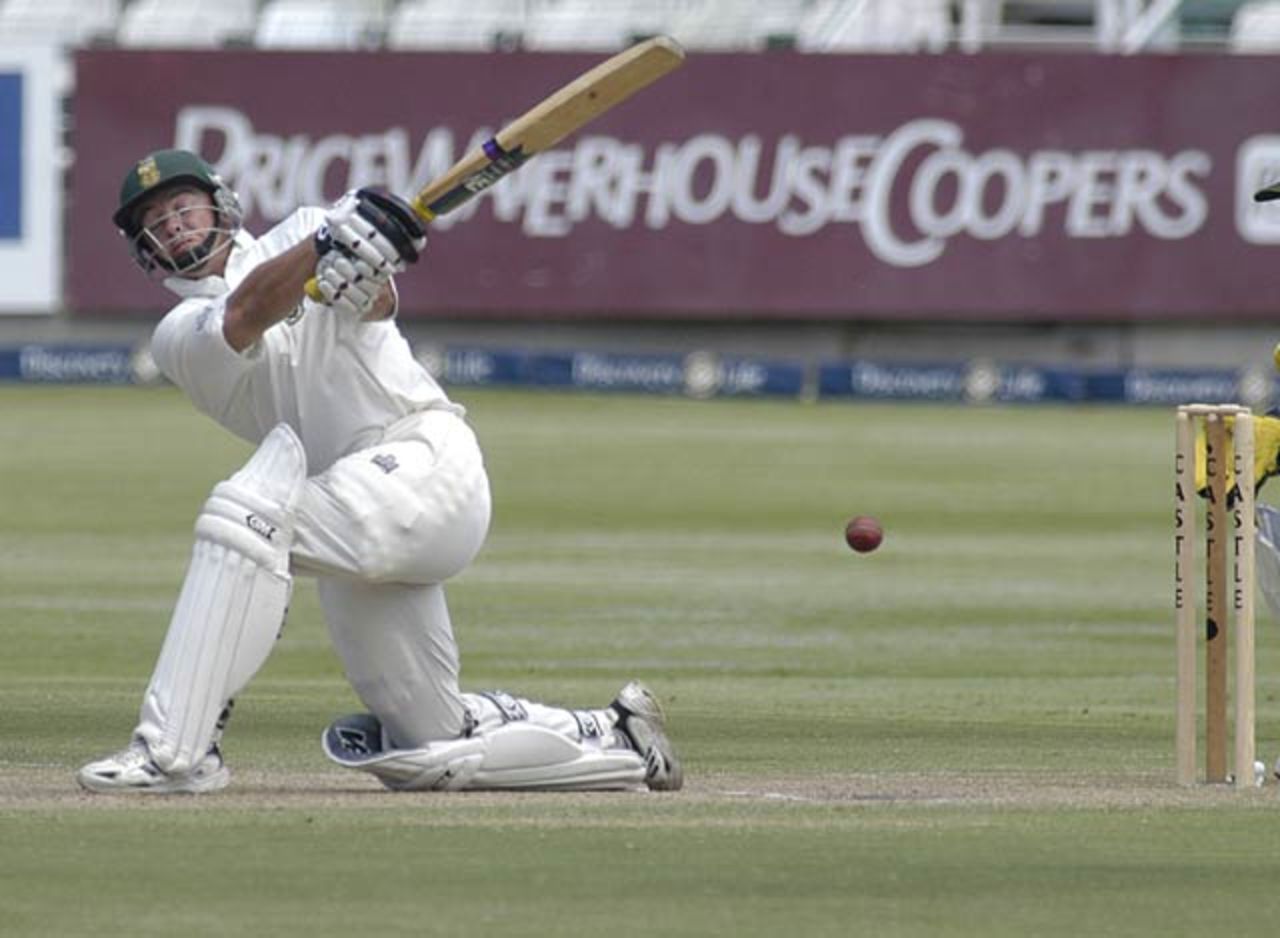 Mark Boucher sweeps attackingly against Sri Lanka at Newlands