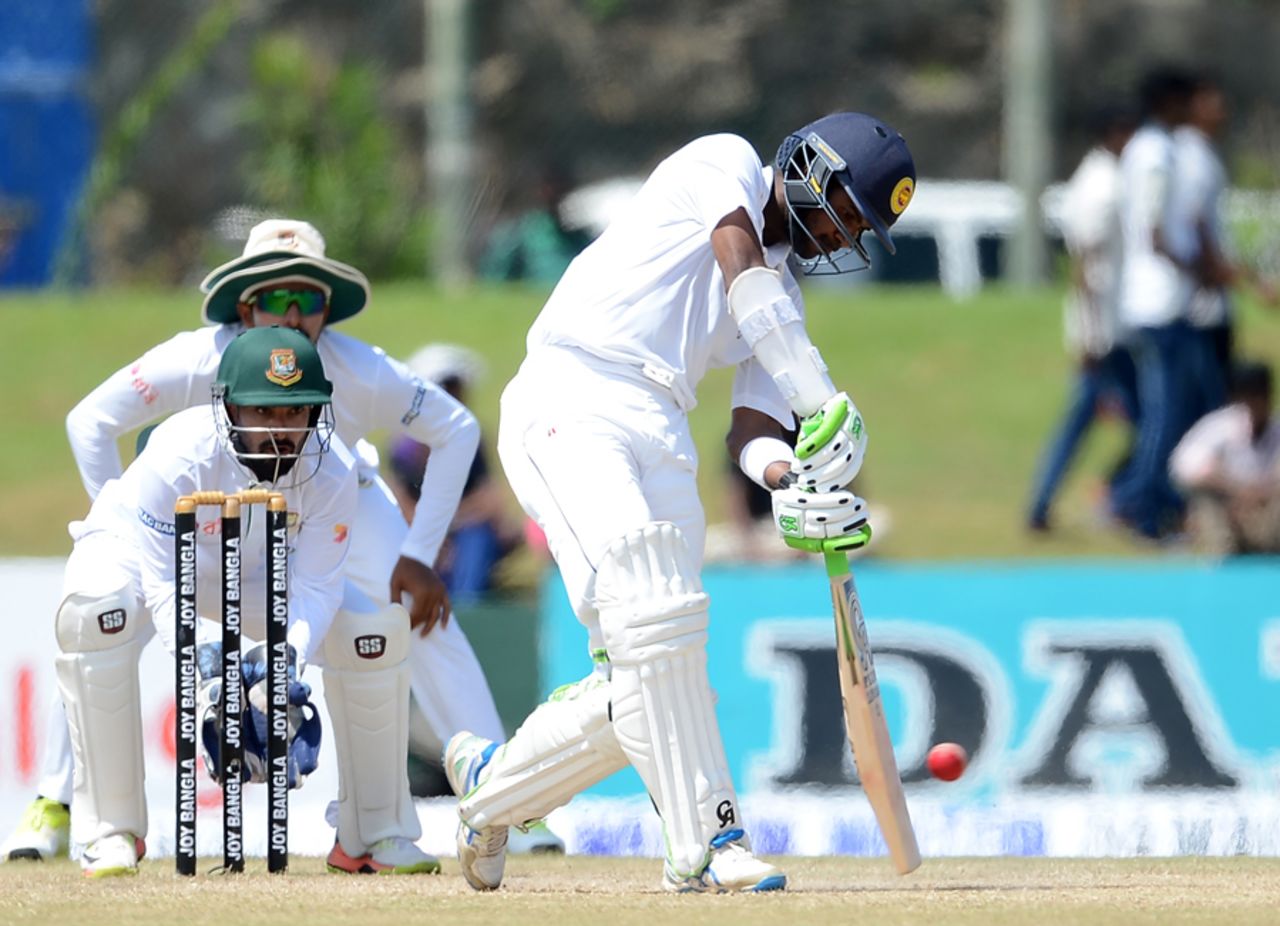 Upul Tharanga hits one inside-out, Sri Lanka v Bangladesh, 1st Test, Galle, 4th day, March 10, 2017