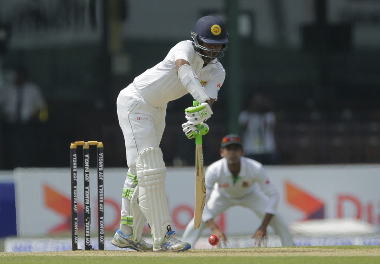 Upul Tharanga found it hard to time the ball, Sri Lanka v Bangladesh, 2nd Test, Colombo, 1st day, March 15, 2017