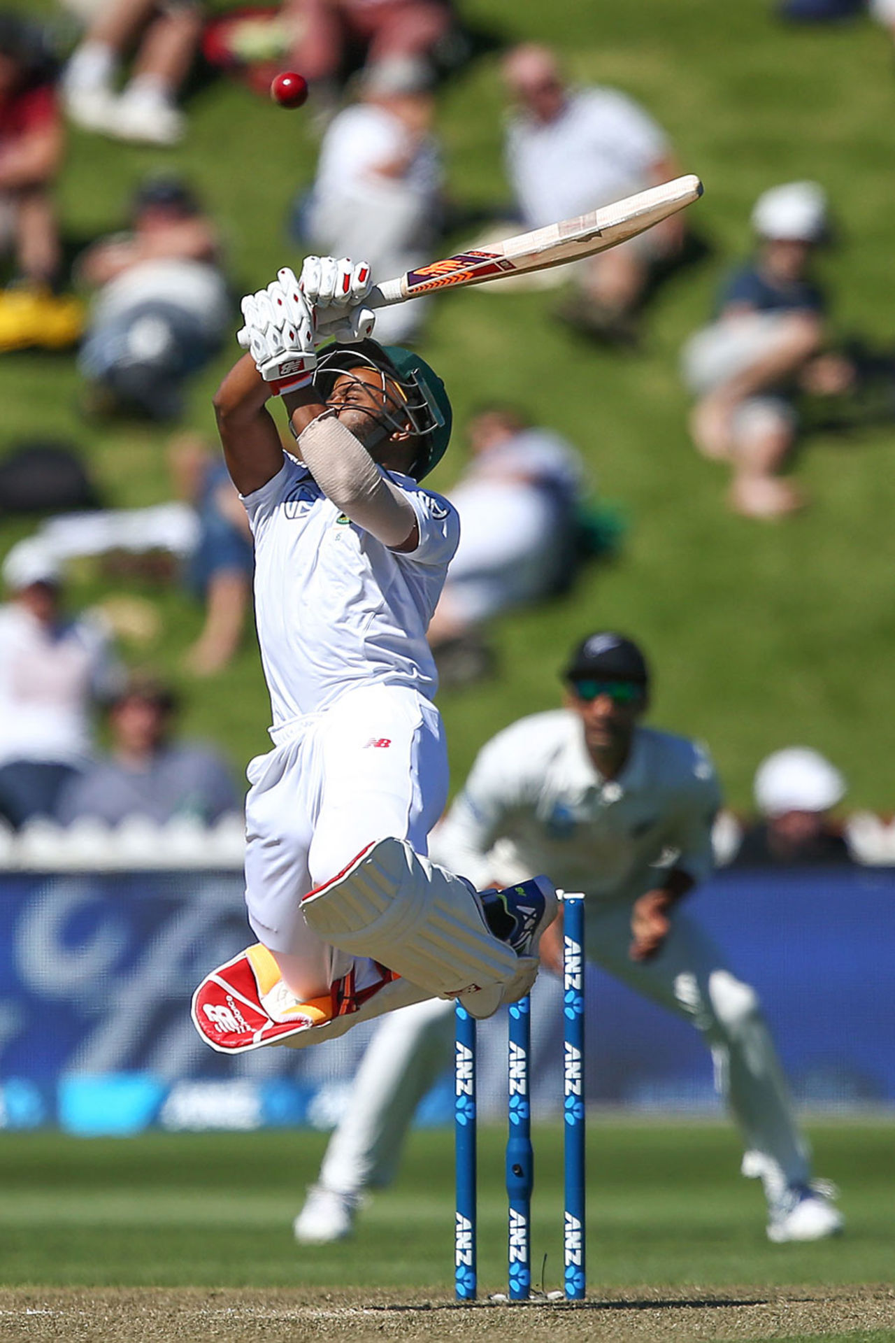 Temba Bavuma goes airborne but doesn't make contact, New Zealand v South Africa, 2nd Test, Wellington, 2nd day, March 17, 2016