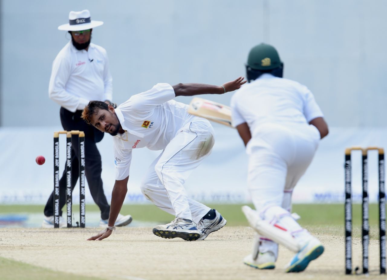 Suranga Lakmal tries to field off his own bowling, Sri Lanka v Bangladesh, 2nd Test, Colombo, 3rd day, March 17, 2017