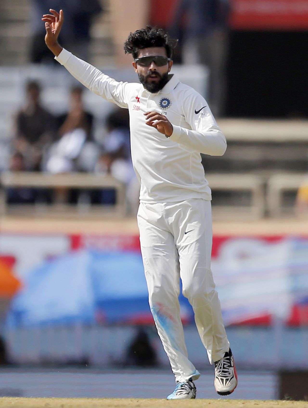Ravindra Jadeja took three wickets in the first session, India v Australia, 3rd Test, Ranchi, 2nd day, March 17, 2017