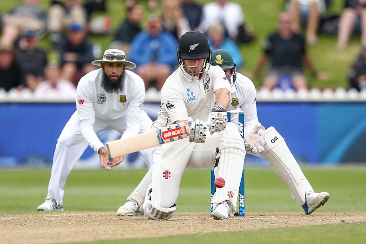 Neil Broom sweeps, New Zealand v South Africa, 2nd Test, Wellington, 3rd day, March 18, 2017