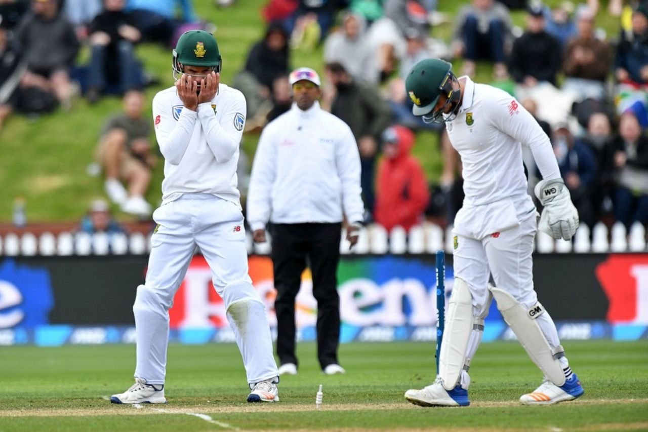 Stephen Cook reacts to Quinton de Kock's missed stumping, New Zealand v South Africa, 2nd Test, Wellington, 3rd day, March 18, 2017