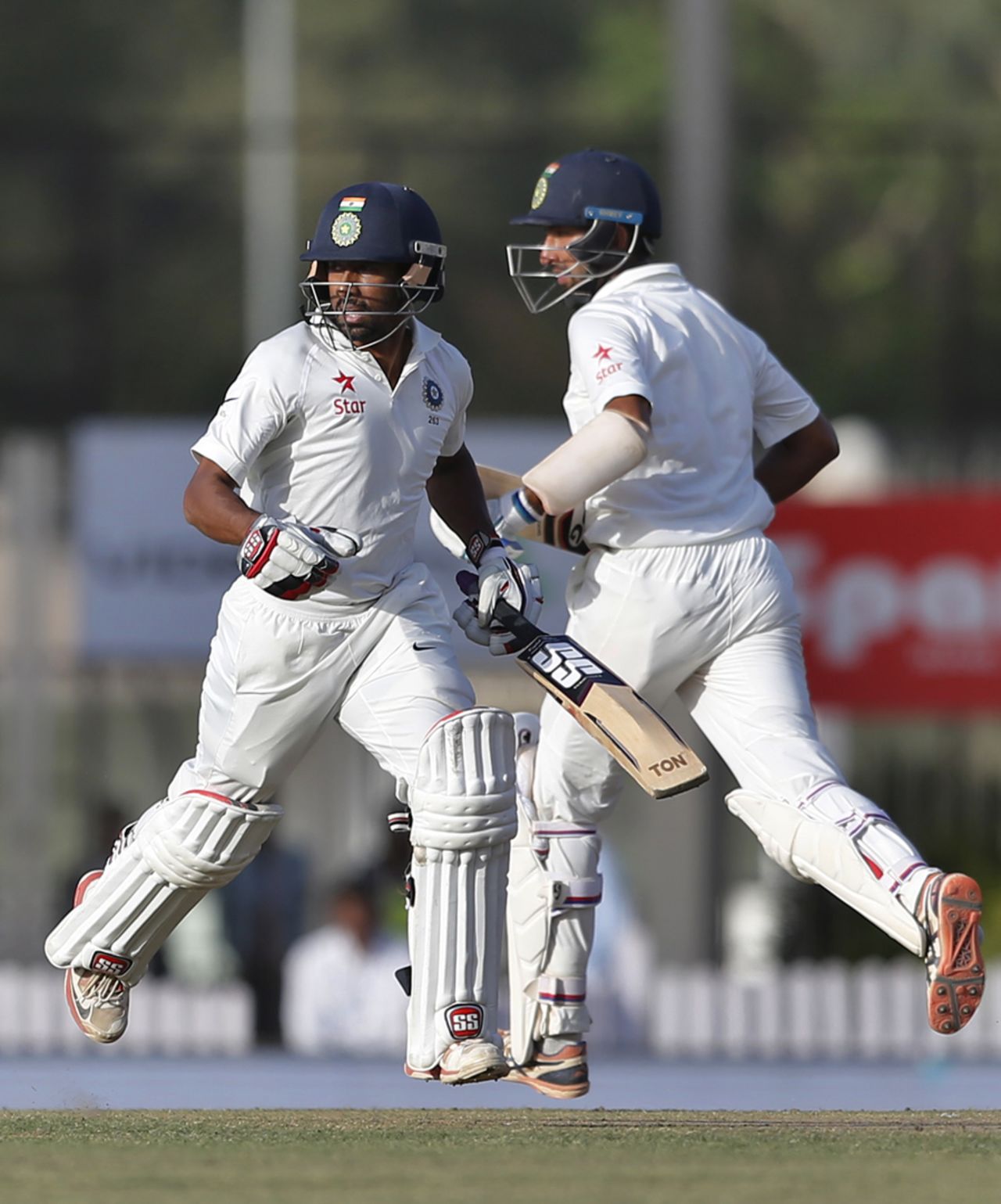 Wriddhiman Saha and Cheteshwar Pujara run between the wickets, India v Australia, 3rd Test, Ranchi, 3rd day, March 18, 2017