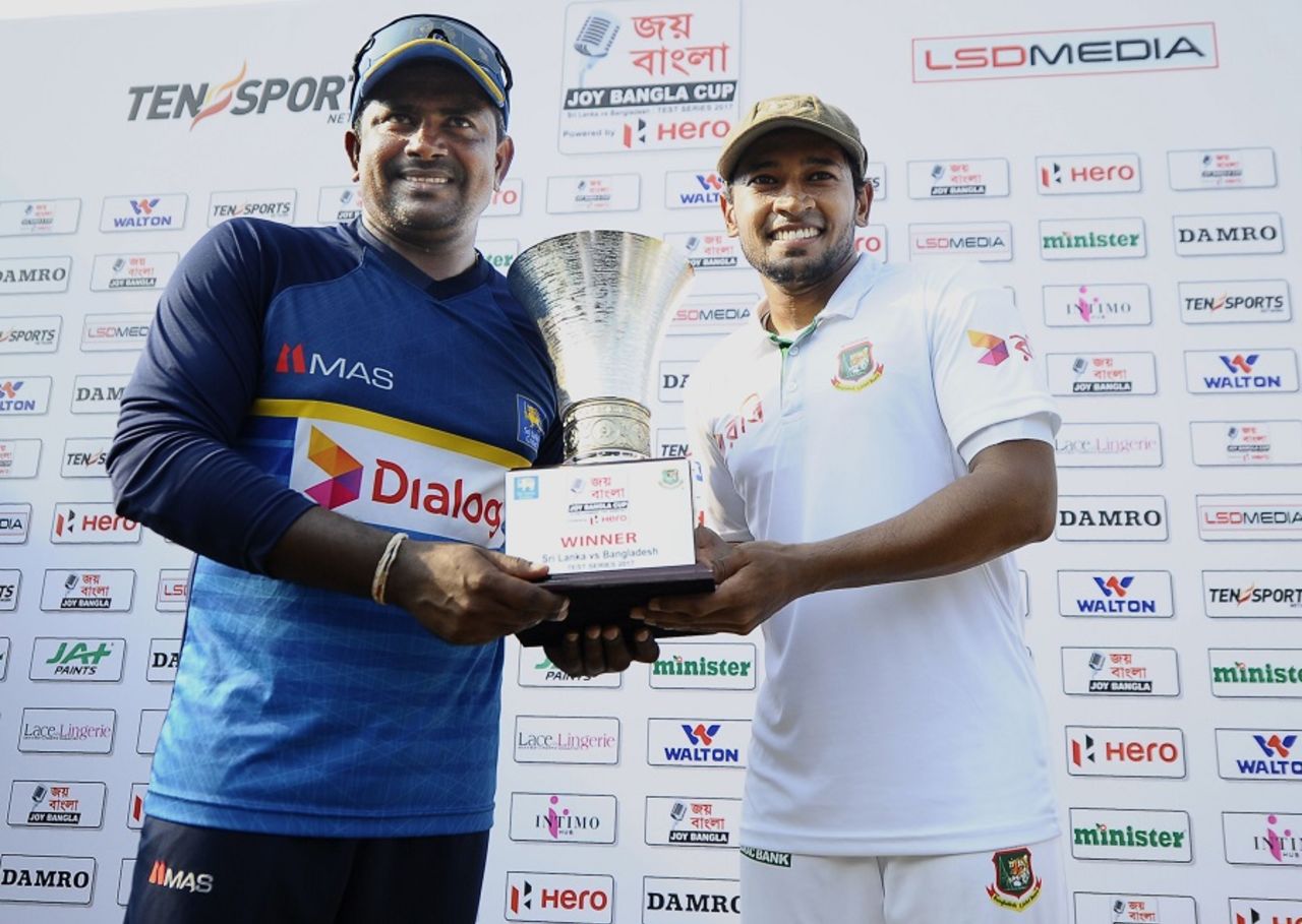 Rangana Herath and Mushfiqur Rahim pose with the trophy after the series ended in a draw, Sri Lanka v Bangladesh, 2nd Test, Colombo, 5th day, March 19, 2017