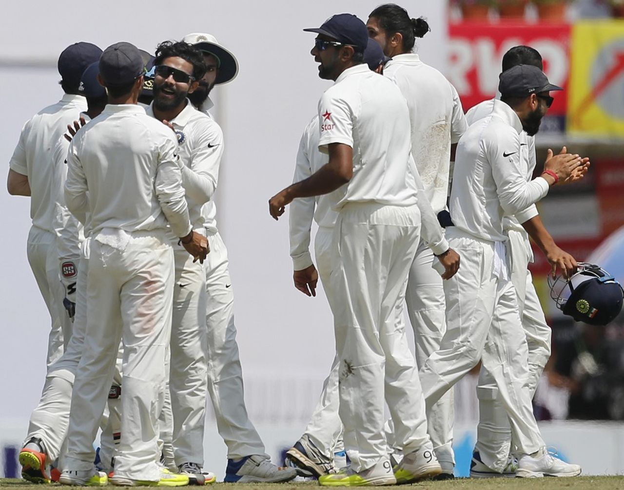 Ravindra Jadeja celebrates Steven Smith's dismissal with his team-mates, India v Australia, 3rd Test, Ranchi, 5th day, March 20, 2017