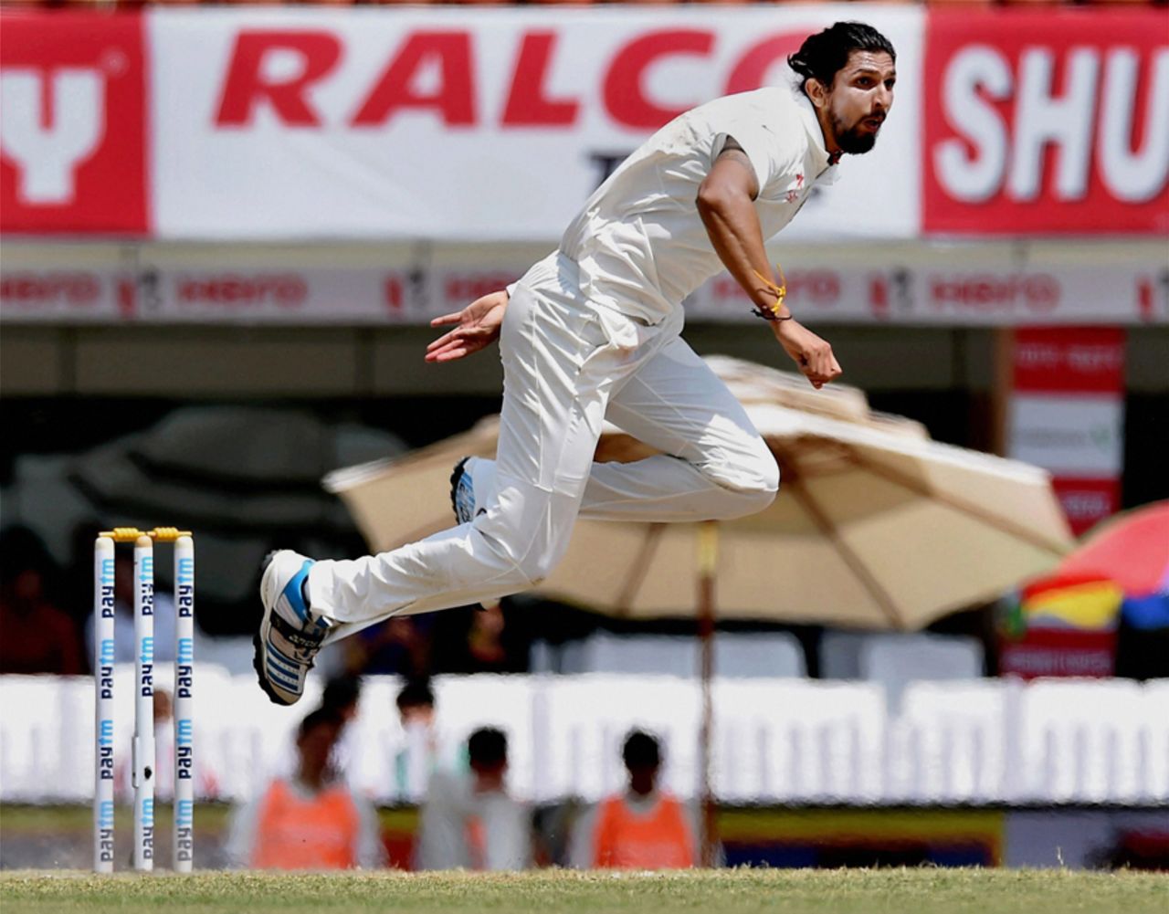 Ishant Sharma is air borne in his follow through, India v Australia, 3rd Test, Ranchi, 5th day, March 20, 2017