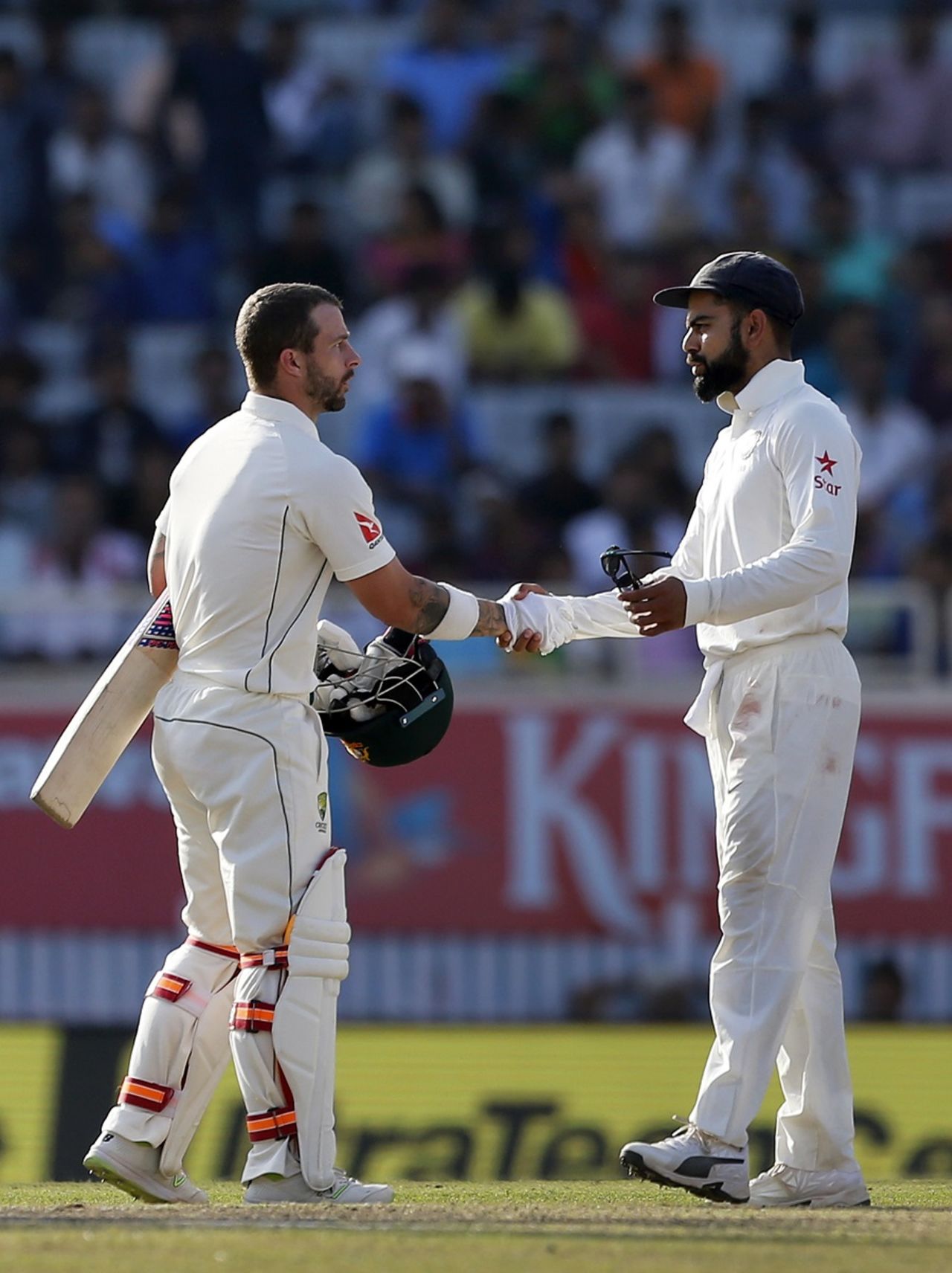 Matthew Wade shakes hands with Virat Kohli after play on the final day ended, India v Australia, 3rd Test, Ranchi, 5th day, March 20, 2017