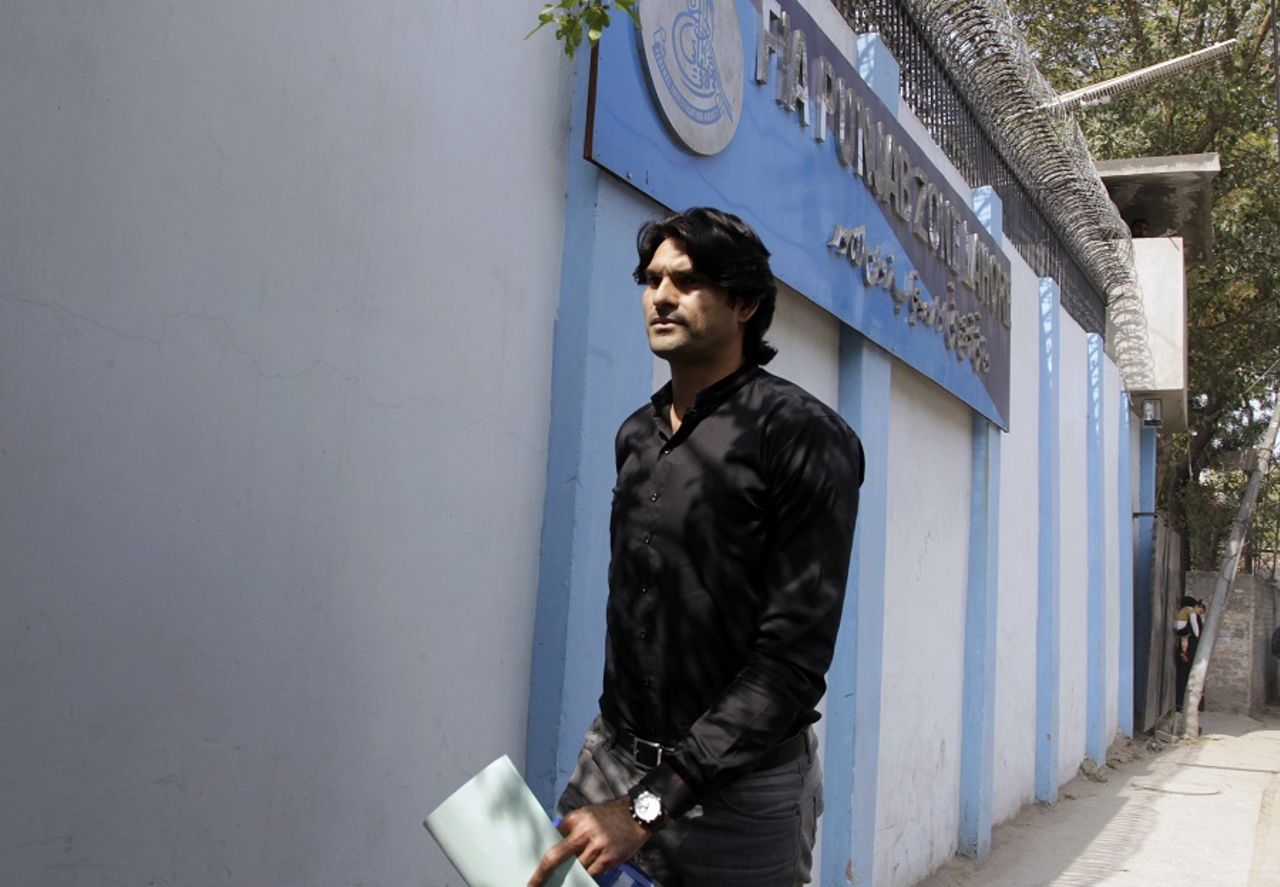 Mohammad Irfan appears at the Federal Investigation Authority to record his statements, Lahore, March 20, 2017