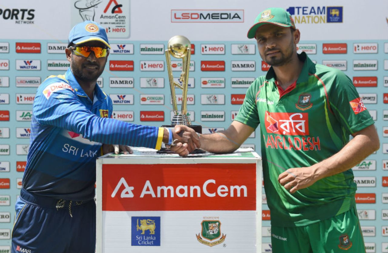 Mashrafe Mortaza and Upul Tharanga at the trophy unveiling ahead of the series opener, Sri Lanka v Bangladesh, 1st ODI, Dambulla, March 25, 2017