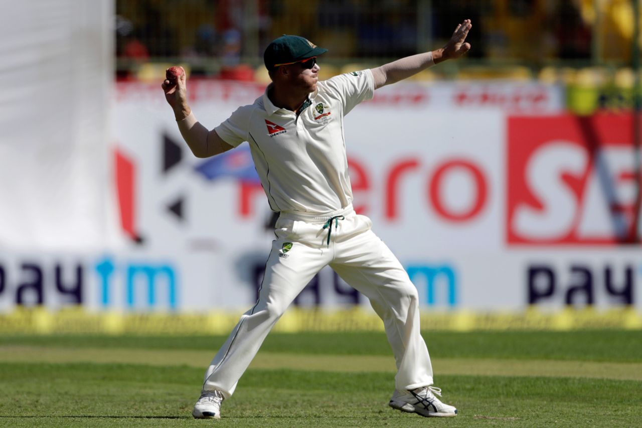David Warner shapes to throw, India v Australia, 4th Test, Dharamsala, 2nd day, March 26, 2017