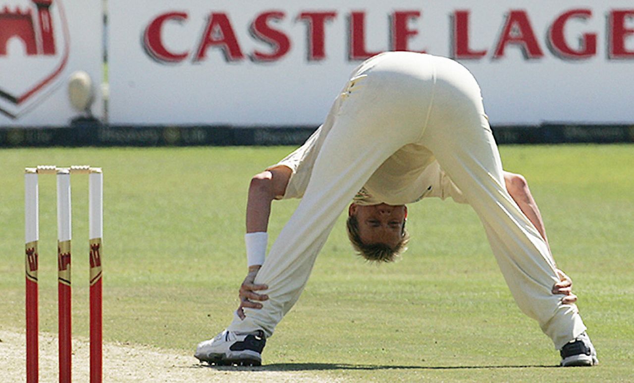 Brett Lee bends over, South Africa v Australia, 2nd Test, Durban, March 26, 2006