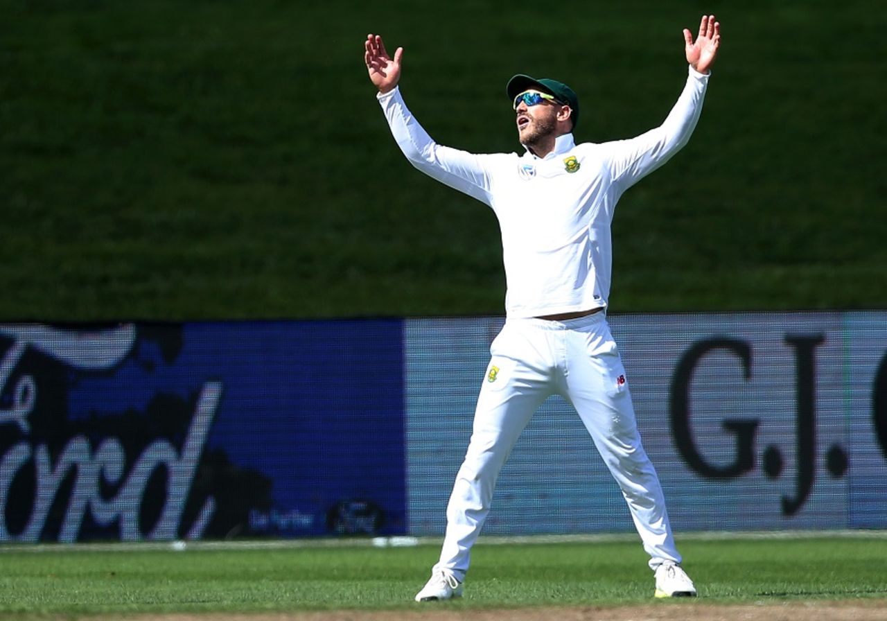 Faf du Plessis had to endure tough periods on the field, New Zealand v South Africa, 3rd Test, Hamilton, 3rd day, March 27, 2017