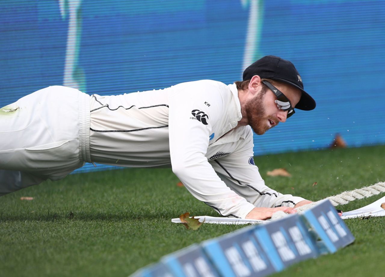 Kane Williamson slides to keep the ball in play, New Zealand v South Africa, 3rd Test, Hamilton, 4th day, March 28, 2017