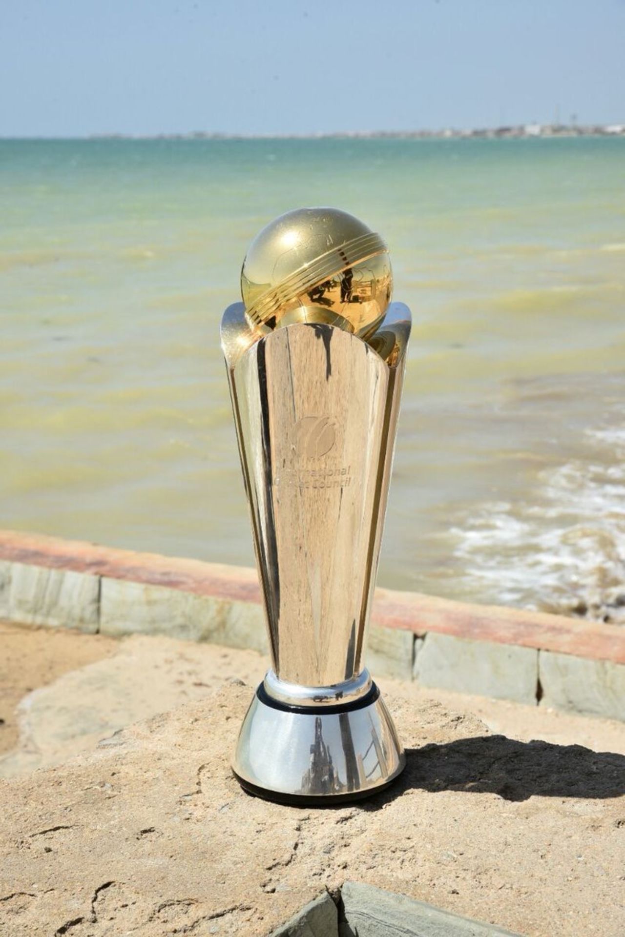 The ICC Champions Trophy arrived in Karachi, as part of its global tour of 19 cities across all eight competing nations, ICC Champions Trophy 2017, Karachi, March 30, 2017