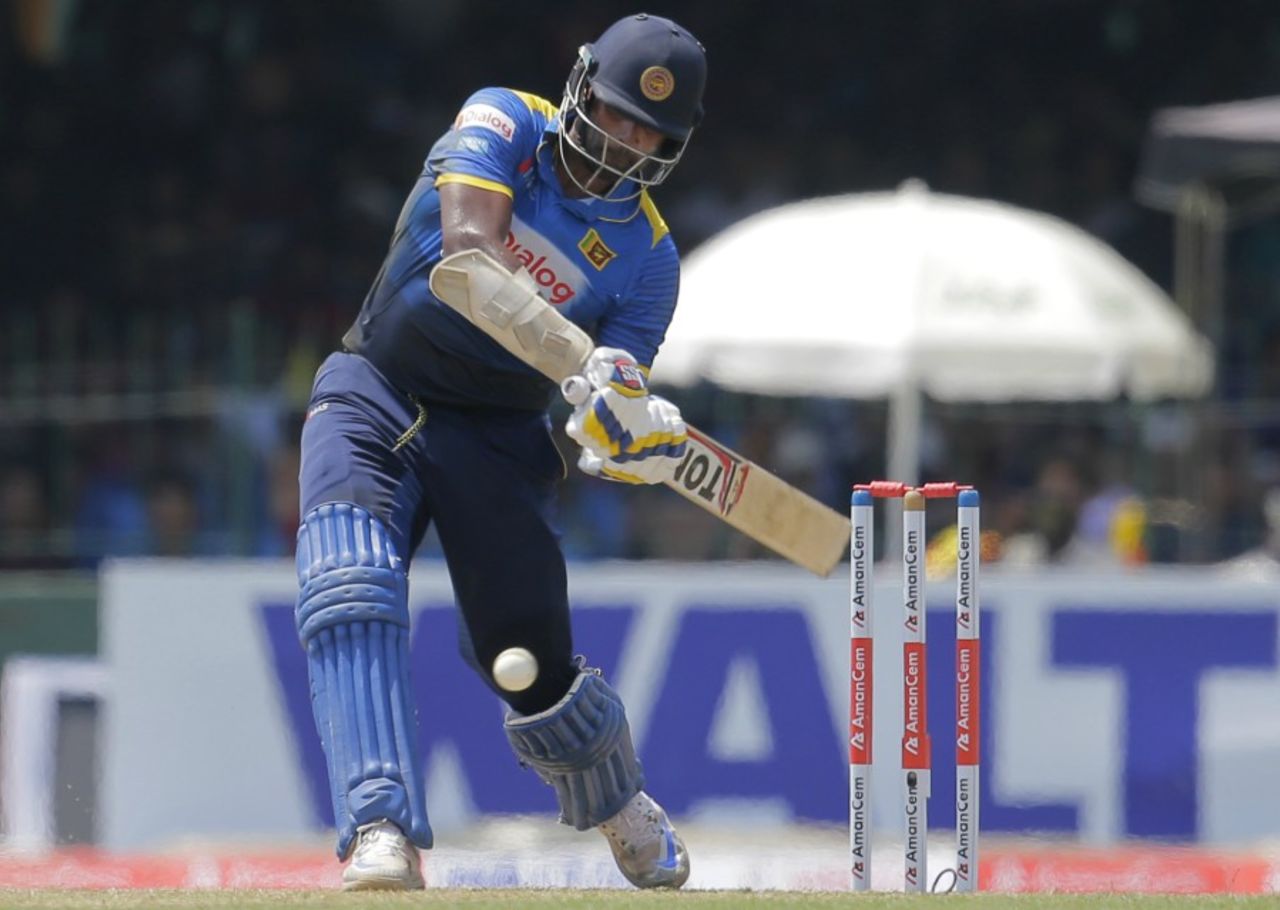 Thisara Perera struck a few meaty blows, Sri Lanka v Bangladesh, 3rd ODI, Colombo, April 1, 2017
