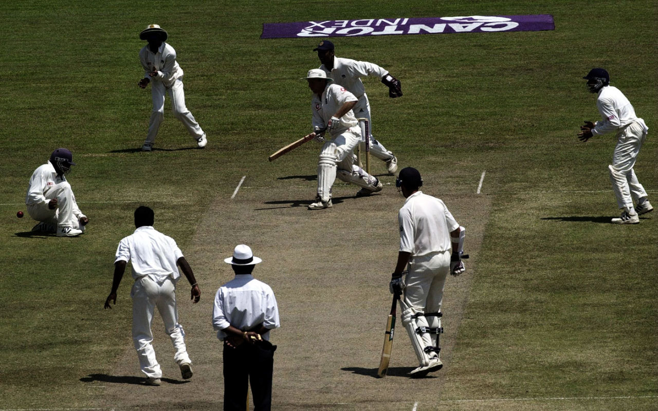 Mike Atherton is dropped at silly point, Sri Lanka v England , 1st Test, Galle , 3rd day, February 24, 2001