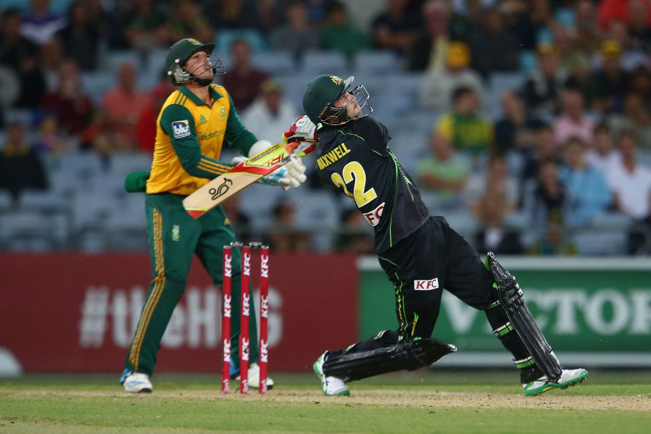Glenn Maxwell plays a mighty slog, Australia v South Africa, 3rd Twenty20, Sydney, November 9, 2014
